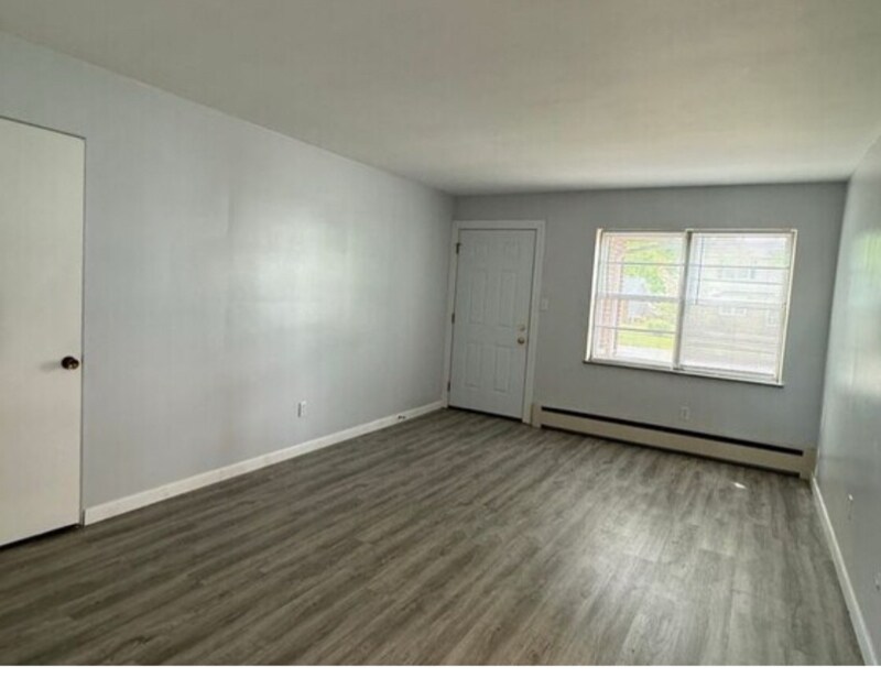 2301 W Lawrence Ave in Springfield, IL - Building Photo