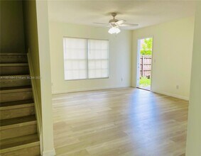 3797 Dove Landing Rd in West Palm Beach, FL - Foto de edificio - Building Photo
