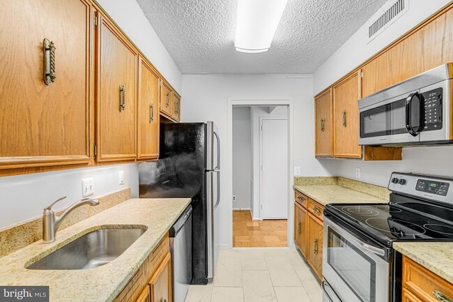 property at 3800 Fairfax Dr