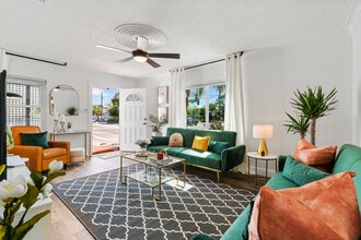 2402 W Cypress St, Unit Main House in Tampa, FL - Foto de edificio - Building Photo