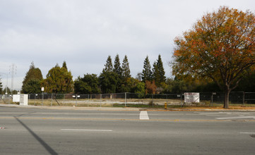 Leigh Avenue Senior Apartments in San Jose, CA - Building Photo - Building Photo