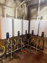 423 S Rexford Dr, Unit 202 in Beverly Hills, CA - Building Photo - Building Photo