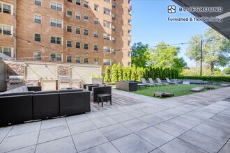 5600 N Sheridan Rd, Unit SI FL1-ID1084 in Chicago, IL - Building Photo - Building Photo