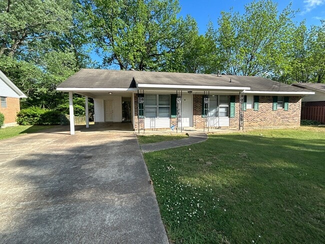 property at 52 Sweetbay Dr