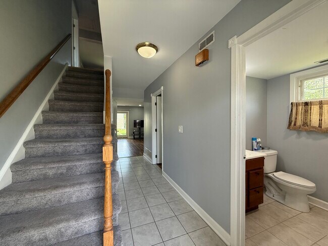 3722 Dory Cir E in Hanover Park, IL - Building Photo - Building Photo