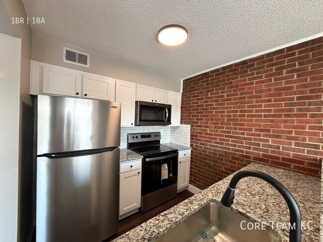 4726 Belleview Ave, Unit 10 in Kansas City, MO - Building Photo - Building Photo