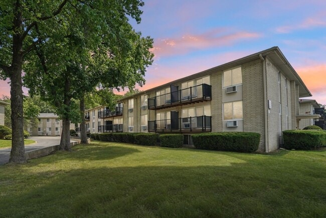 Haledon Estates Apartments in Haledon, NJ - Foto de edificio - Building Photo