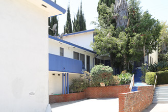 2121 S Beverly Glen Blvd in Los Angeles, CA - Building Photo - Building Photo