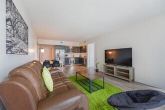 31 SE 6th St, Unit 1807 in Miami, FL - Building Photo - Building Photo