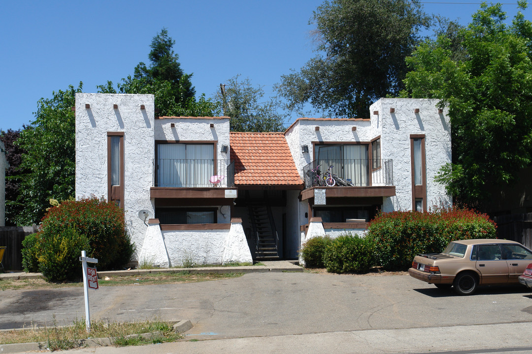 7813 Sayonara Dr in Citrus Heights, CA - Foto de edificio