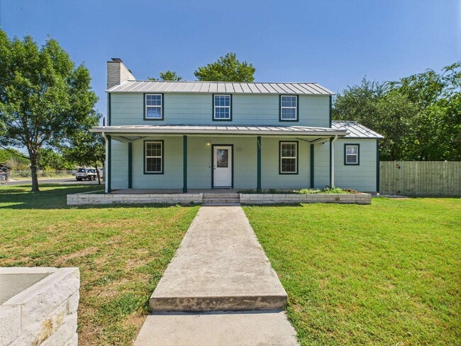 property at 112 W Hackberry St