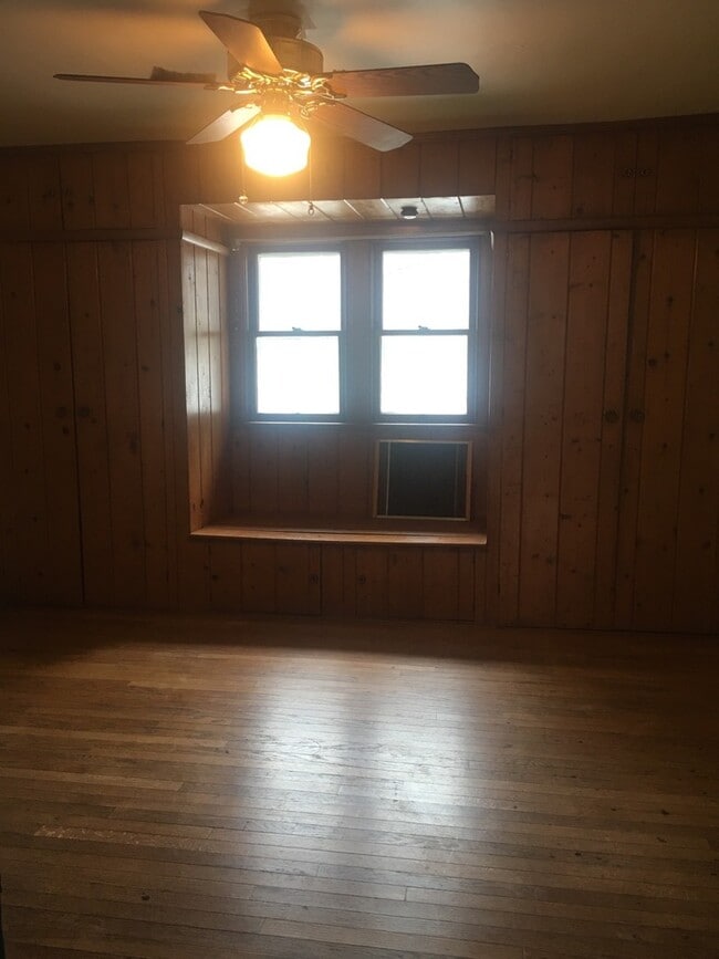 1210 S Lincoln St in Bloomington, IN - Building Photo - Building Photo