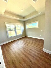 204 Booker T Washington St in Conroe, TX - Building Photo - Building Photo