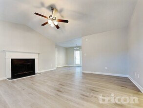 404 Wolf Creek Ct in Locust Grove, GA - Building Photo - Building Photo