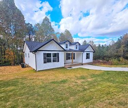 1590 Needham Dr in Dalton, GA - Building Photo - Building Photo