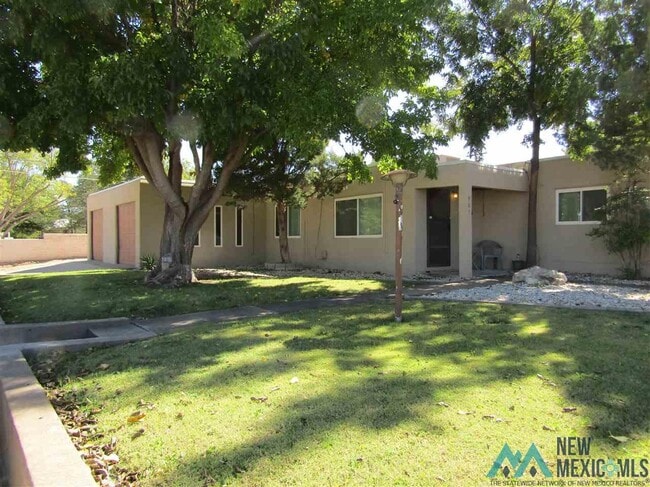 property at 901 S 10th St