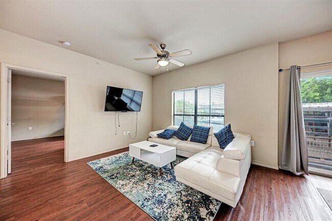 5117 N Lamar Blvd in Austin, TX - Building Photo - Building Photo