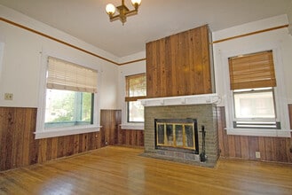 221 E Cache La Poudre St in Colorado Springs, CO - Building Photo - Building Photo