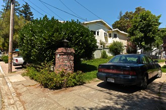 39-391/2 Belmont Ave in Fairfax, CA - Building Photo - Building Photo