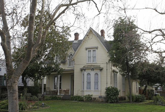 400 6th St in Petaluma, CA - Building Photo - Building Photo