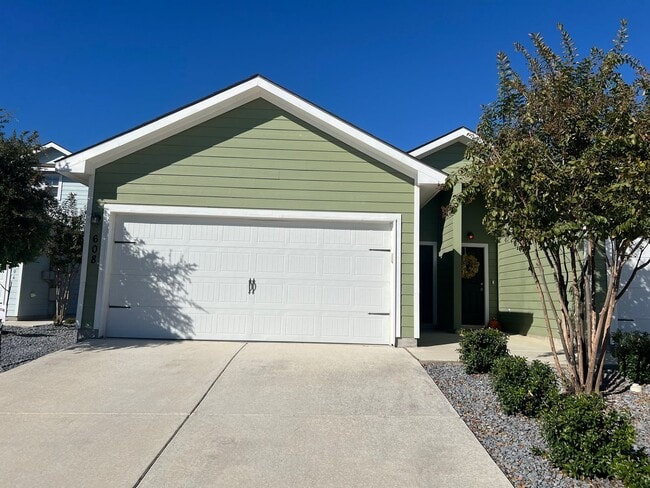 608 Heathers Wy in Seguin, TX - Building Photo - Building Photo