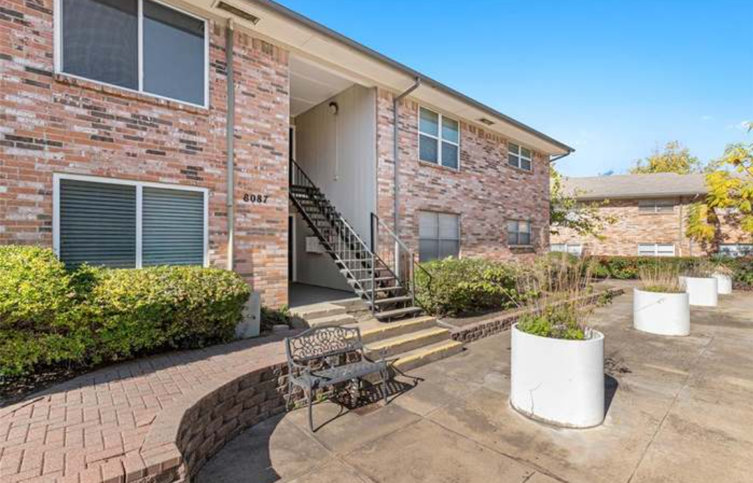 8087 Meadow Rd, Unit 228 in Dallas, TX - Building Photo