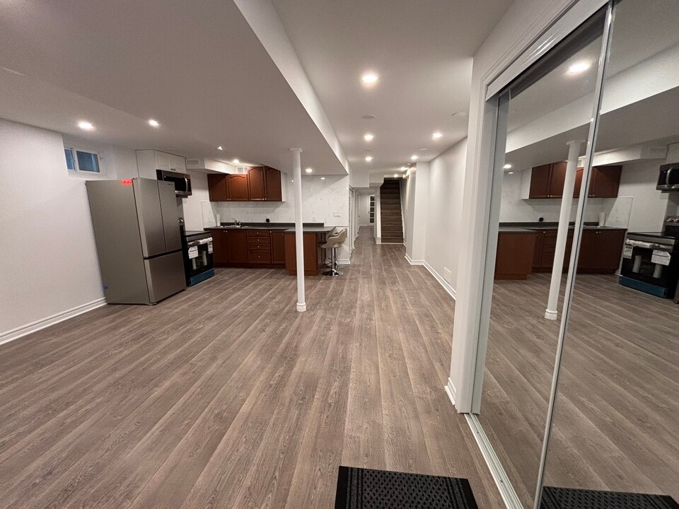 55 Lady Loretta Ln in Vaughan, ON - Building Photo