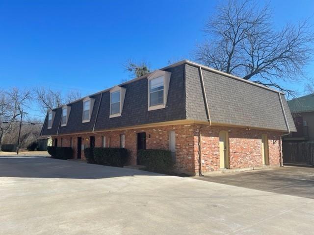 915 N Elm St in Denton, TX - Building Photo