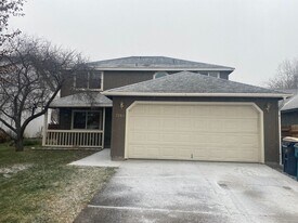 3244 SW Metolius Pl in Redmond, OR - Building Photo