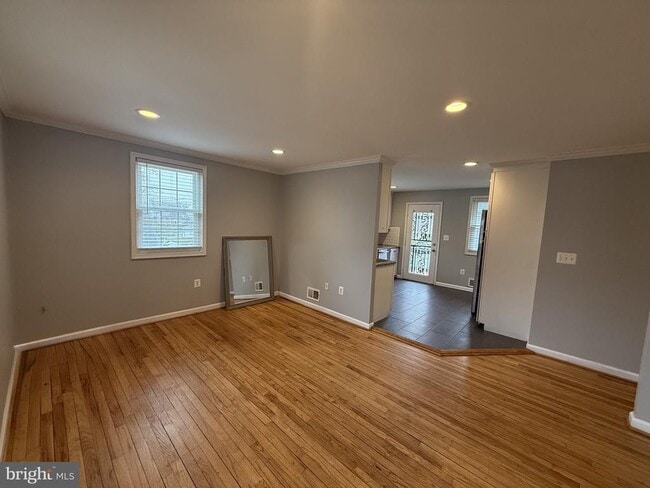 property at 1627 Quarter Ave