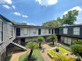 3402 Garrott St, Unit 11 in Houston, TX - Building Photo