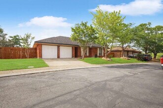 12127 Stoney Glen in San Antonio, TX - Building Photo - Building Photo