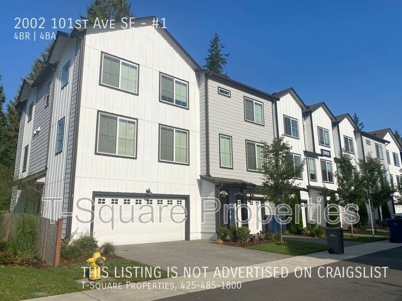 2002 101st Ave SE in Lake Stevens, WA - Building Photo