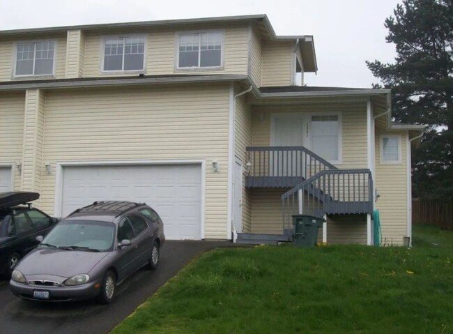 1341 Varsity Pl in Bellingham, WA - Foto de edificio - Building Photo