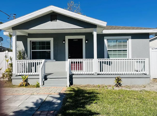 property at 2703 W Spruce St