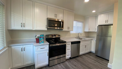 2205 Royal Drive # 4 in Santa Clara, CA - Building Photo - Building Photo