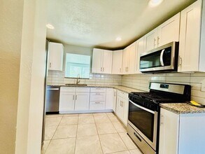 10085 W 23rd Ave in Lakewood, CO - Building Photo - Building Photo