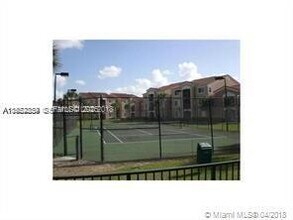 8010 N Nob Hill Rd in Tamarac, FL - Building Photo - Building Photo