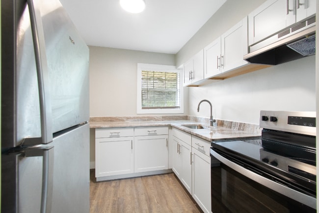 4460 Old Mission Rd, Unit 202 in Chattanooga, TN - Building Photo - Building Photo