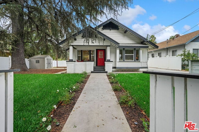 1797 Summit Ave in Pasadena, CA - Building Photo - Building Photo