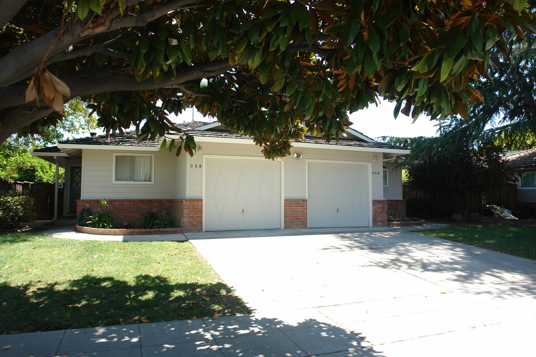 538-540 Northlake Dr in San Jose, CA - Building Photo