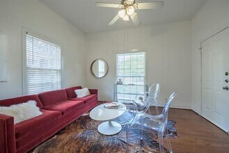 822 Haines Ave in Dallas, TX - Building Photo - Building Photo