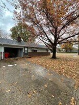 907 N Rouse St in Pittsburg, KS - Building Photo