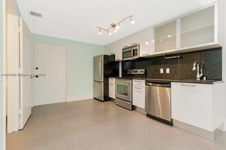 3339 Virginia St in Miami, FL - Building Photo - Building Photo