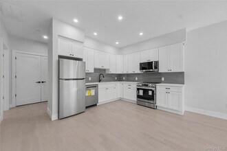 10 Market St in Wappingers Falls, NY - Building Photo - Building Photo