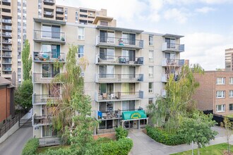 Aldrin House in Calgary, AB - Building Photo - Building Photo