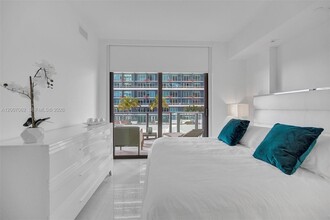 1300 S Miami Ave, Unit 1407 in Miami, FL - Building Photo - Building Photo