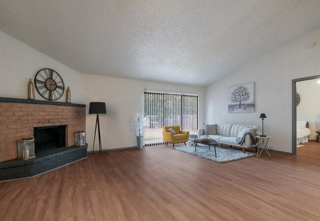 7166 Gallery Rdg in San Antonio, TX - Foto de edificio - Building Photo