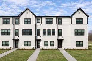 1375 Walking Wy in Atlanta, GA - Building Photo