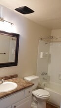Windsor Park Apartments in Auburn, WA - Building Photo - Building Photo